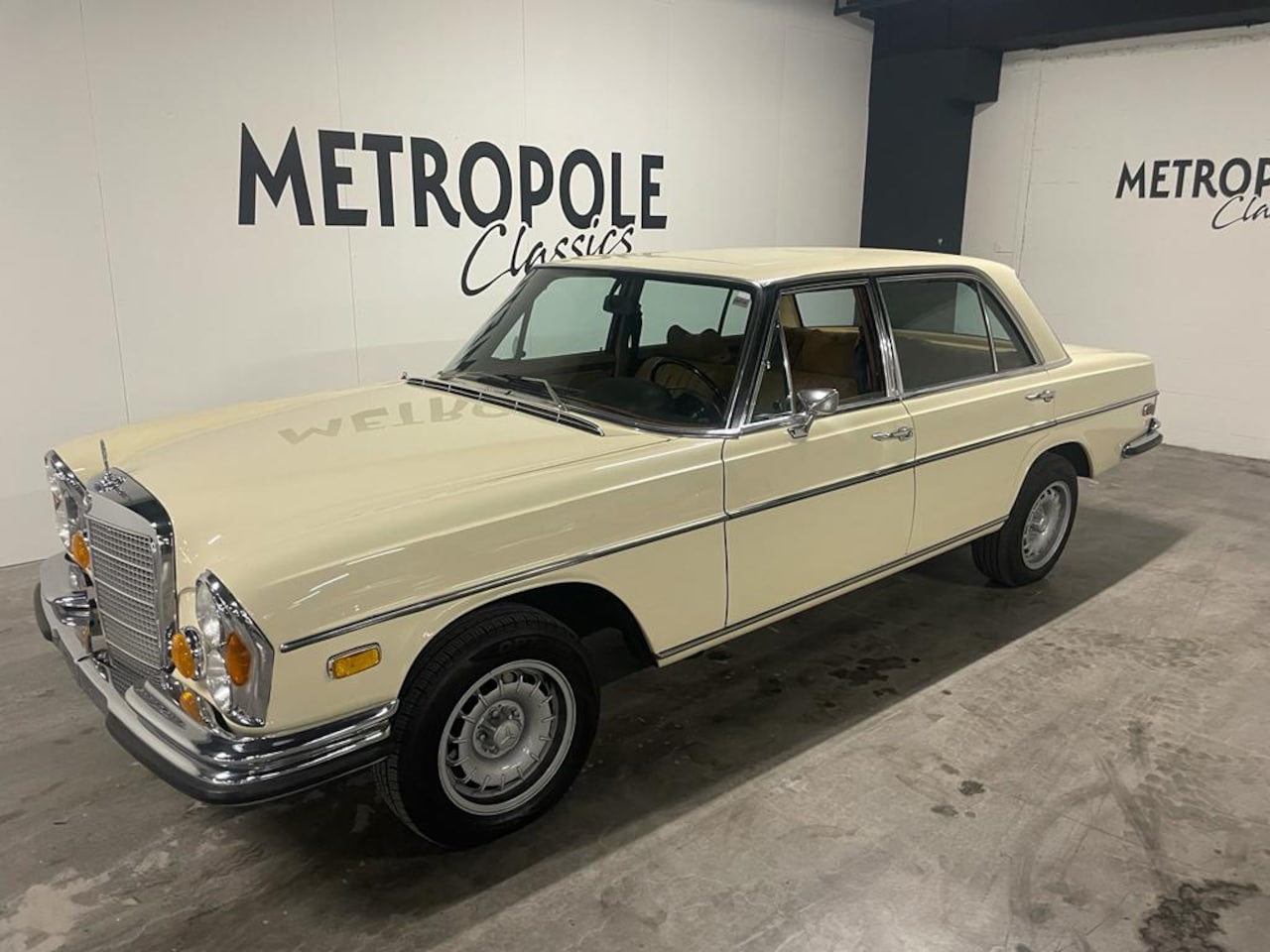 Mercedes-Benz 300-serie - 300SEL. 1971. 6.3 8 cilinder M0442 - AutoWereld.nl