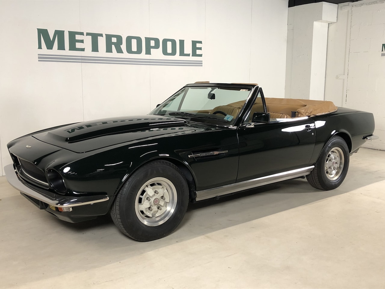 Aston Martin V8 Volante - Convertible M0513 - AutoWereld.nl