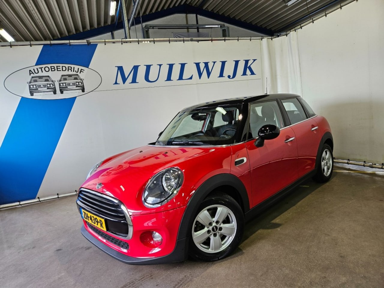 MINI Cooper - 1.5 Cooper Business Edition / Automaat / Navi / NL Auto - AutoWereld.nl