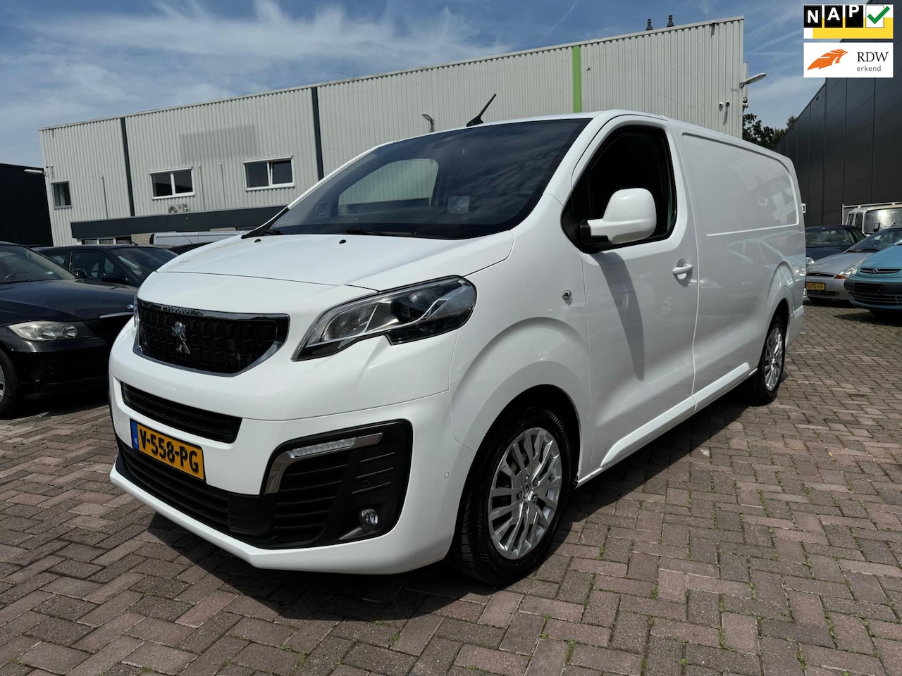 Peugeot Expert - 231L 2.0 BlueHDI 180 Premium Pack 231L 2.0 BlueHDI 180 Premium Pack LEES TEKST - AutoWereld.nl