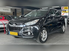 Hyundai ix35 - 2.0 CRDi HP 4WD Style automaat trekhaak navi half leer clima cruise controle lm-velgen par