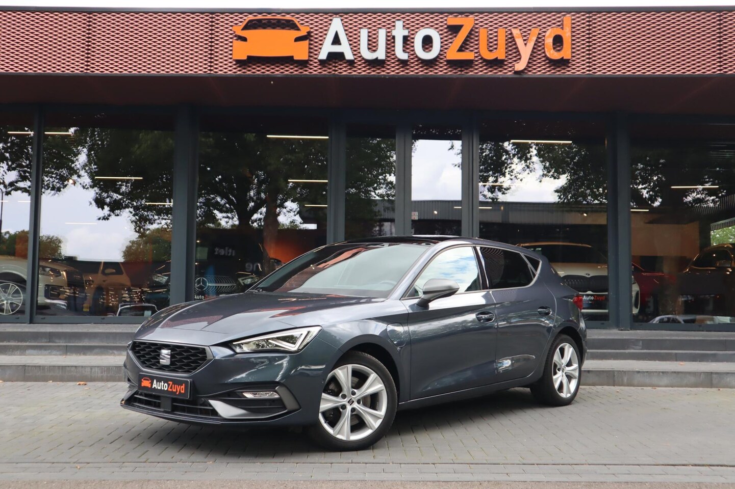 Seat Leon - 1.4 TSI eHybrid PHEV FR Navi / Clima / Camera / DAB / Pano - AutoWereld.nl