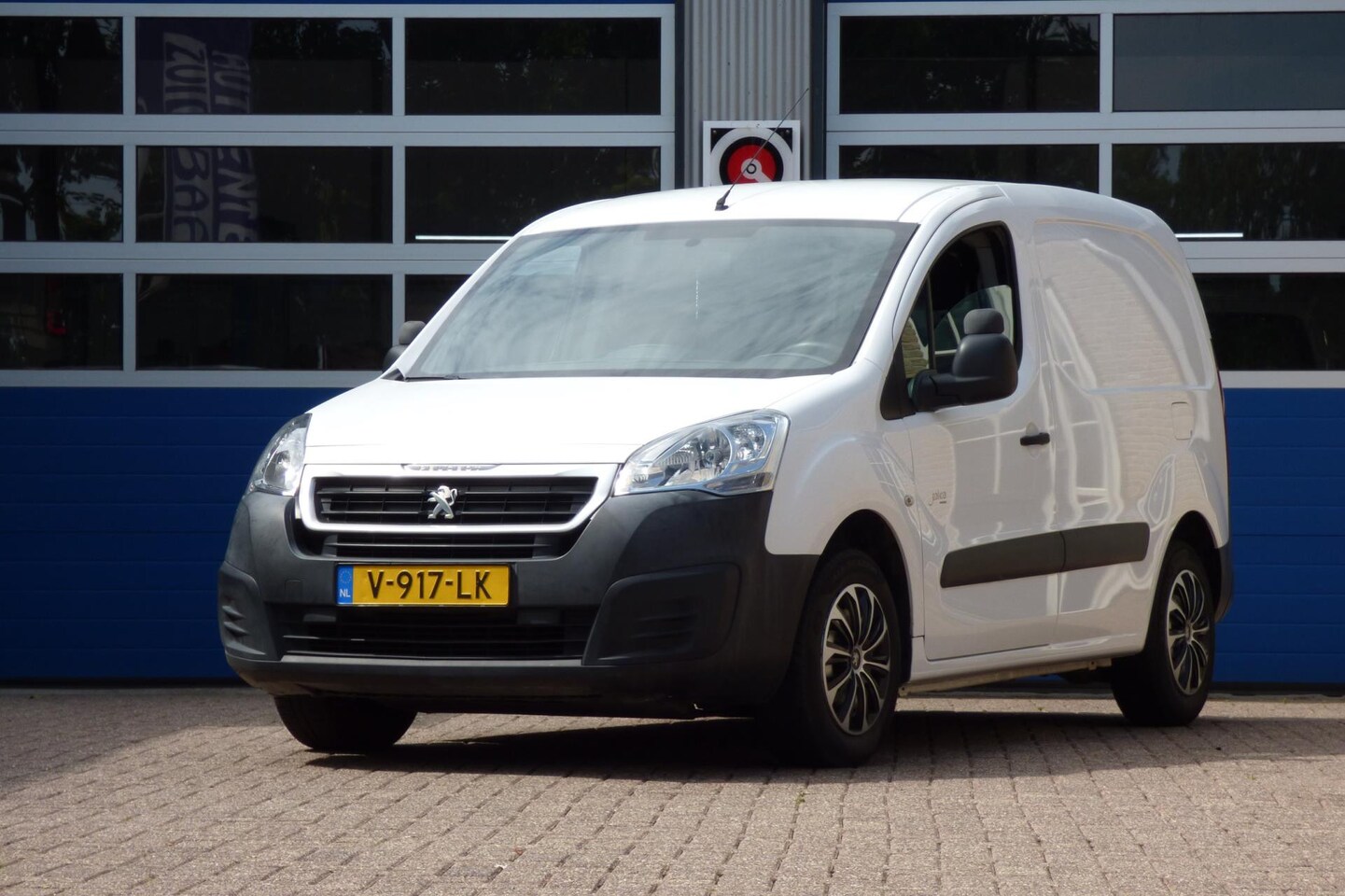 Peugeot Partner - 120 1.6 BlueHDi 100 L1 Premium S&S - AutoWereld.nl