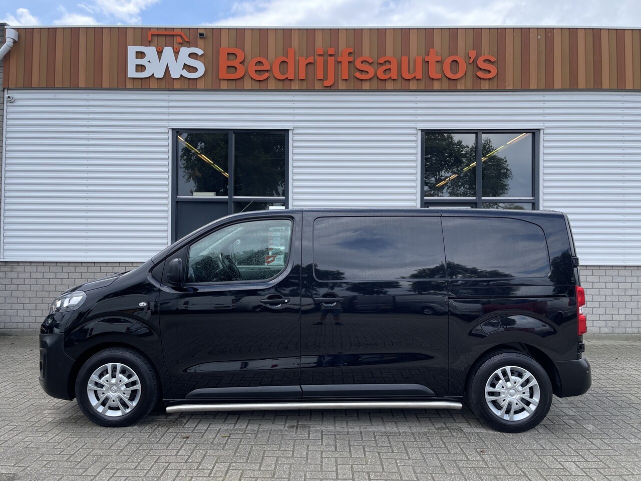 Opel Vivaro - 1.5 CDTI 120pk L2H1 Edition / vaste prijs rijklaar € 20.950 ex btw / lease vanaf € 375 / d - AutoWereld.nl