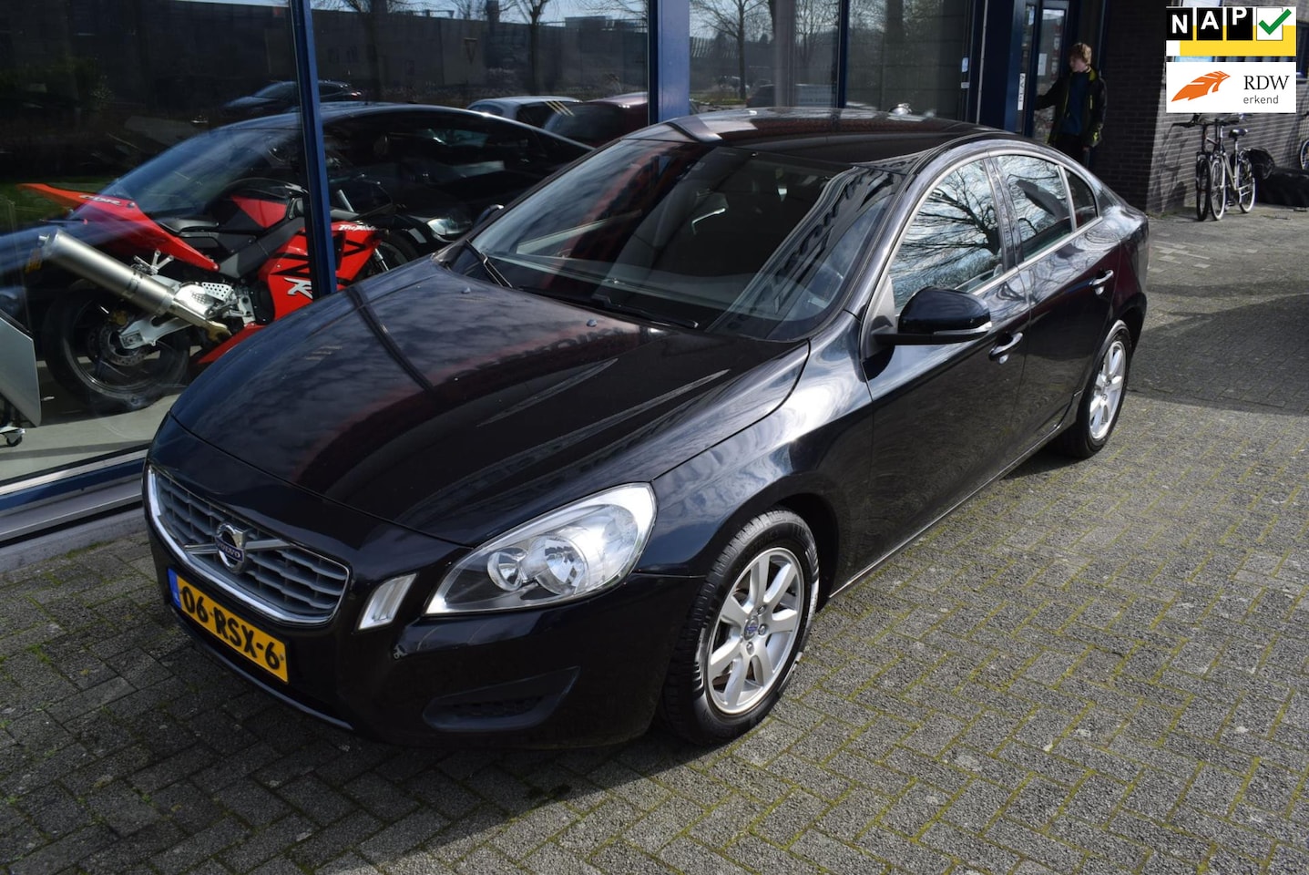 Volvo S60 - 1.6 T4 Kinetic 1.6 T4 Kinetic - AutoWereld.nl