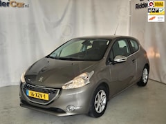 Peugeot 208 - 1.4 e-HDi Active|AUTOMAAT|NAP|NAVI|TREKHAAK|PARK SENS|CRUISE|AIRCO|VELGEN