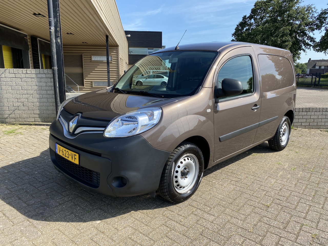 Renault Kangoo - 1.5 dCi 90 Energy Comfort Automaat [ airco,audio,cruise,trekhaak,schuifdeur rechts ] - AutoWereld.nl