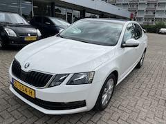 Skoda Octavia - 1.0 TSI 115PK Ambition Business Pdc Bluetooth Lmv Cruise Airco Navi Pano NAP