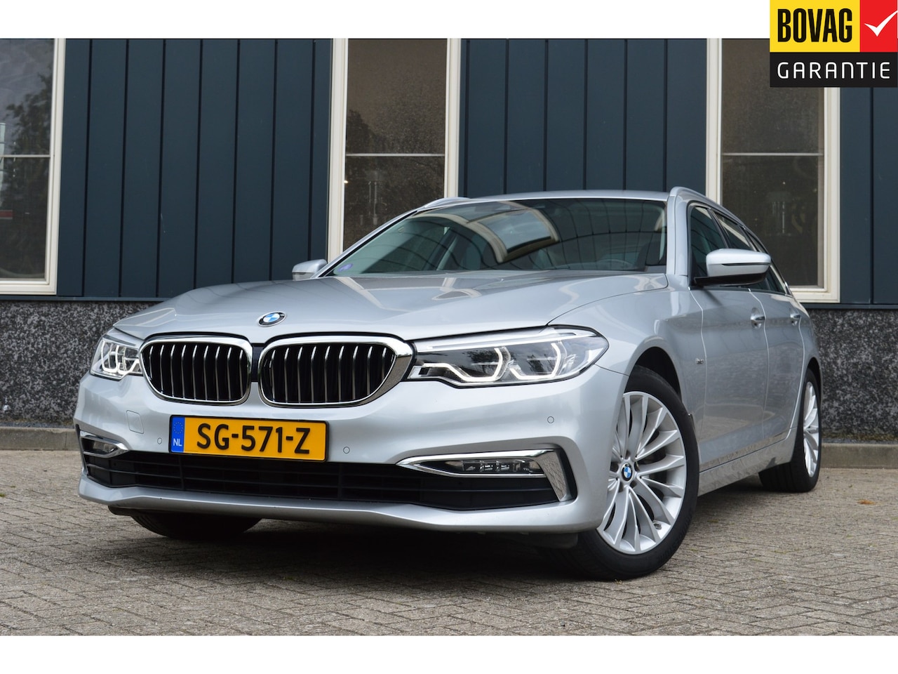 BMW 5-serie Touring - 520i High Executive Rijklaarprijs-Garantie Leder Sport interieur Navigatie Head-Up Trekhaa - AutoWereld.nl