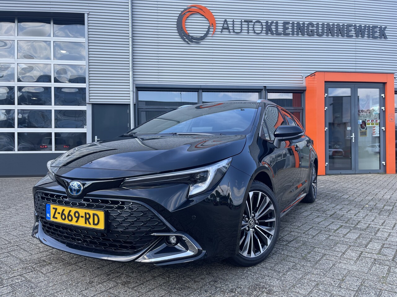 Toyota Corolla Touring Sports - Hybrid 140 Dynamic NIEUW MODEL / Apple/Android Carplay / Electr. achterklep / Camera / Dra - AutoWereld.nl