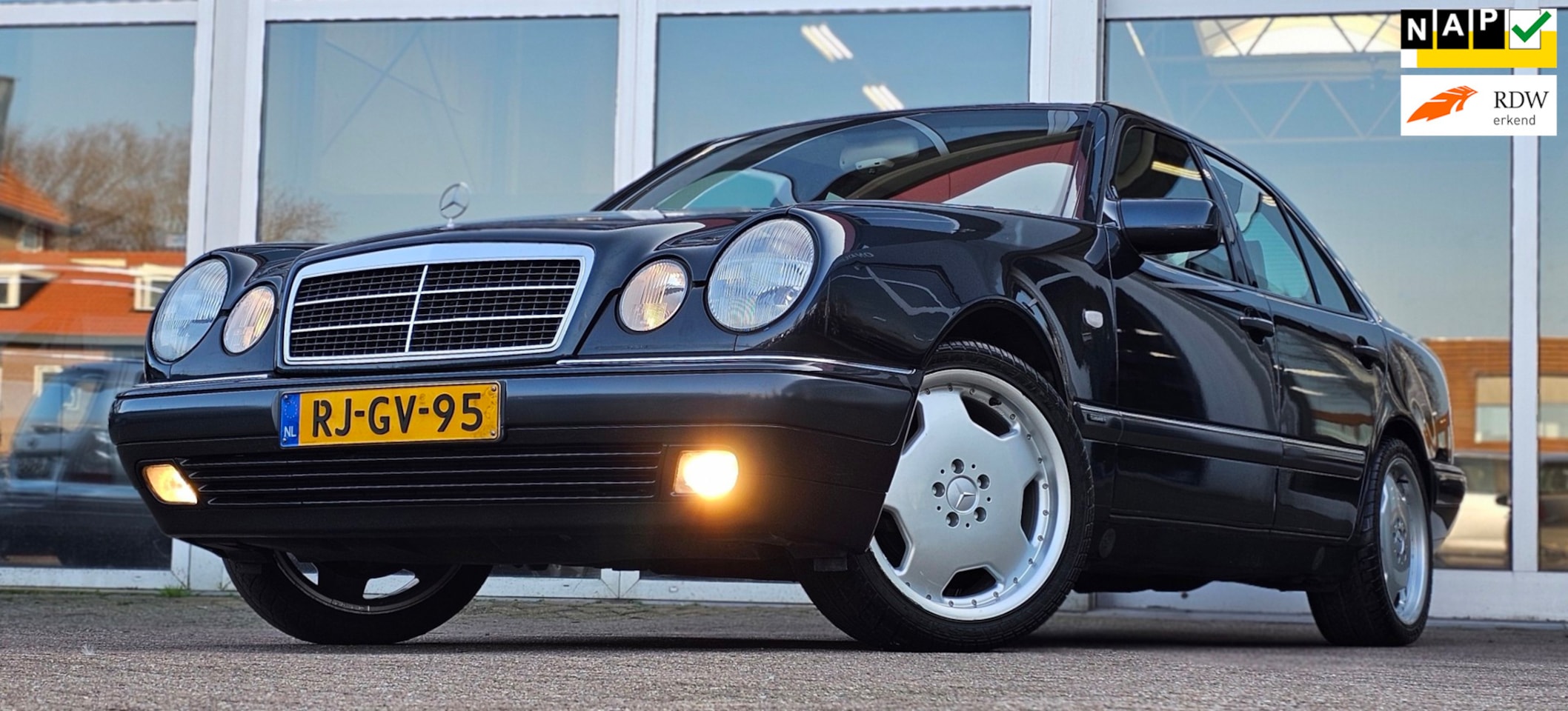 Mercedes-Benz E-klasse - 200 Classic Airco NL auto 2e Eigenaar Super staat! - AutoWereld.nl