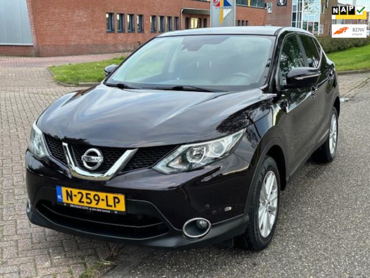 Nissan Qashqai - 1.2 Acenta ECC Audio/CD Electric pakket Navigatie ASR LMV 17" ESP Cruisecontrol ABS Dealer - AutoWereld.nl