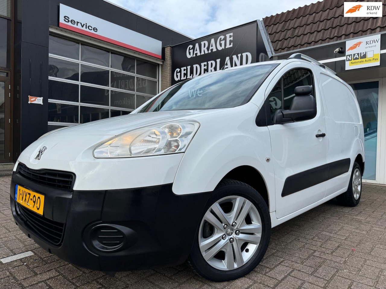 Peugeot Partner - 120 1.6 HDI L1 XT Profit + | Airco | Centr.v | Trekhaak | Pdc | Full-option's! - AutoWereld.nl