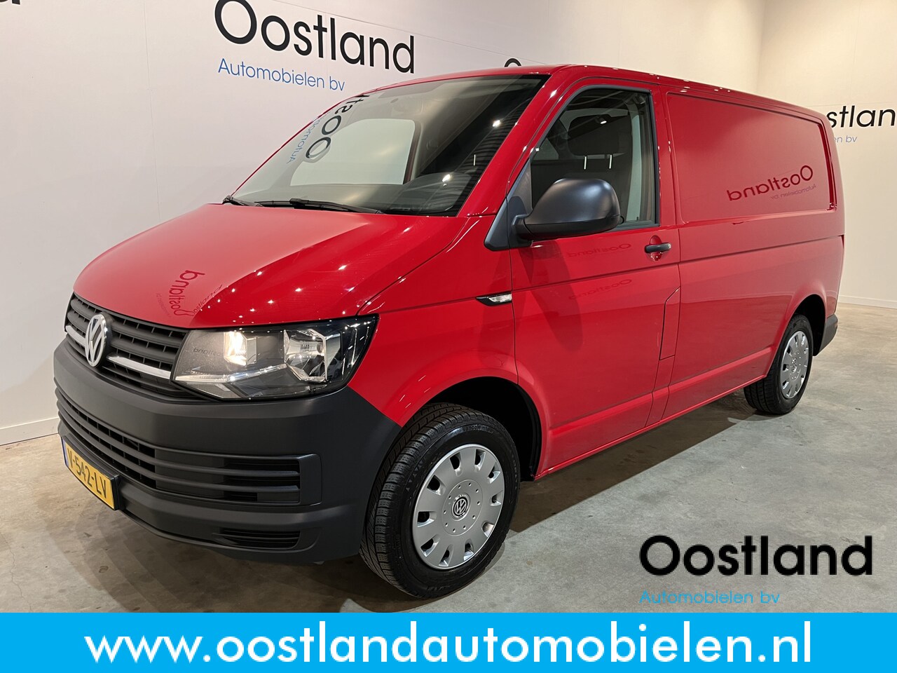 Volkswagen Transporter - 2.0 TDI L1H1 / Euro 6 / Airco / Cruise Control / Achterklep - AutoWereld.nl