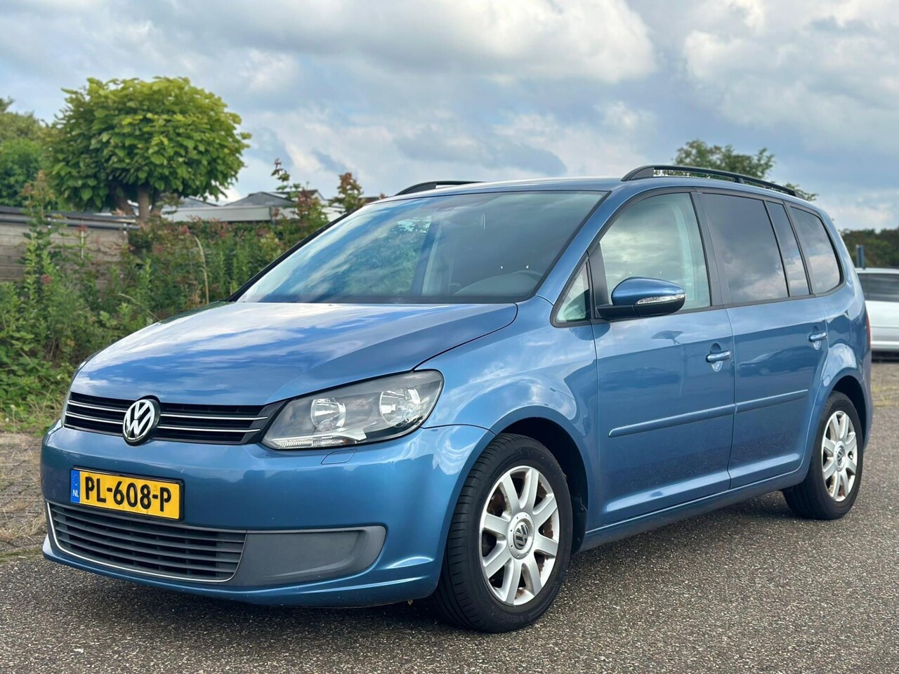 Volkswagen Touran - 1.6 TDI Comfortline 7pers automaat defect - AutoWereld.nl