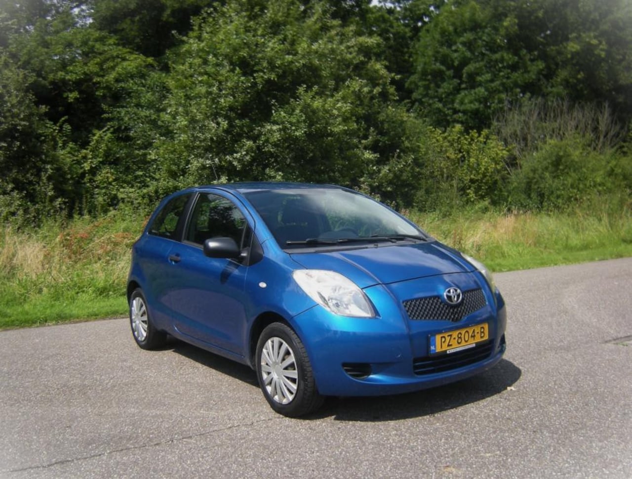 Toyota Yaris - 1.0 VVTi . Airco . Elec ramen en spiegels . leuk en zuinig autootje . - AutoWereld.nl