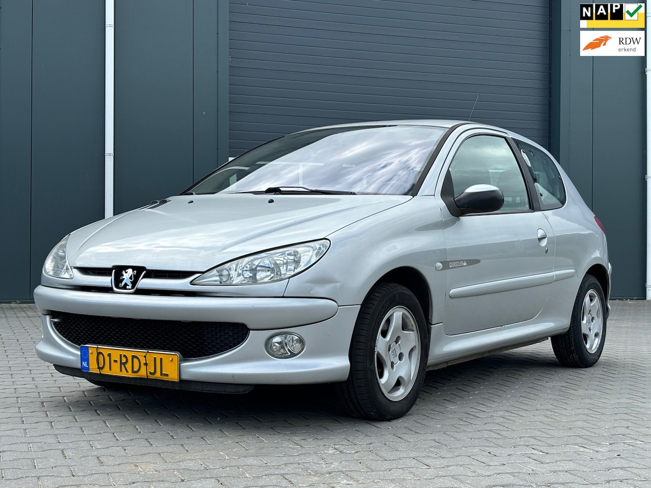 Peugeot 206 - 1.4-16V Quiksilver |150.000 KM NAP|Airco| - AutoWereld.nl