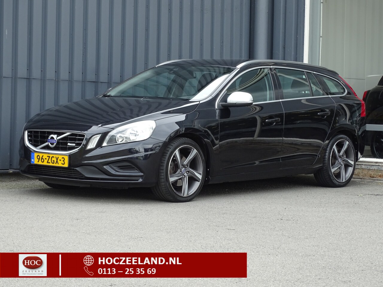 Volvo V60 - 1.6 T3 R-Design Automaat | Leder | Navi | Trekhaak - AutoWereld.nl