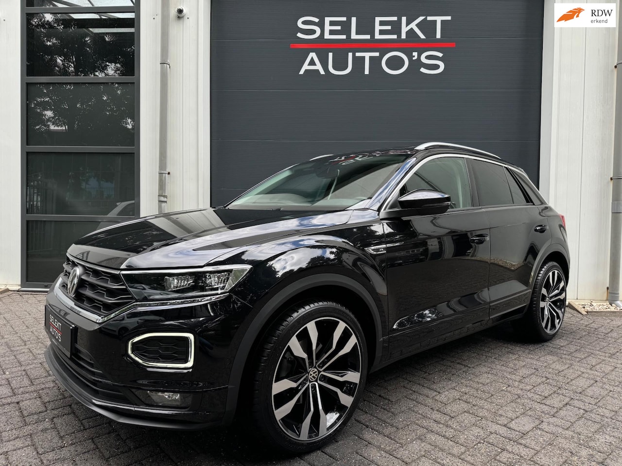 Volkswagen T-Roc - 1.5 TSI R-Line 150 Pk DSG Pano/Virtual/Navigatie/19 Inch/LED/Xenon/Sfeer/Apple/Camera/Blue - AutoWereld.nl