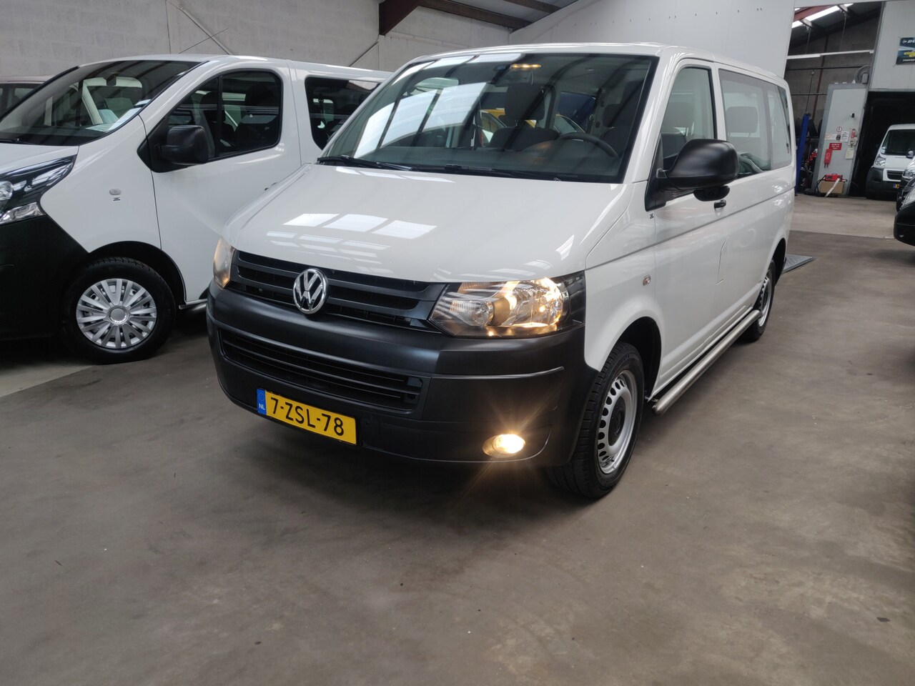 Volkswagen Transporter Kombi - PERSONENBUS 2.0 TDI L1H1 Trendline - AutoWereld.nl