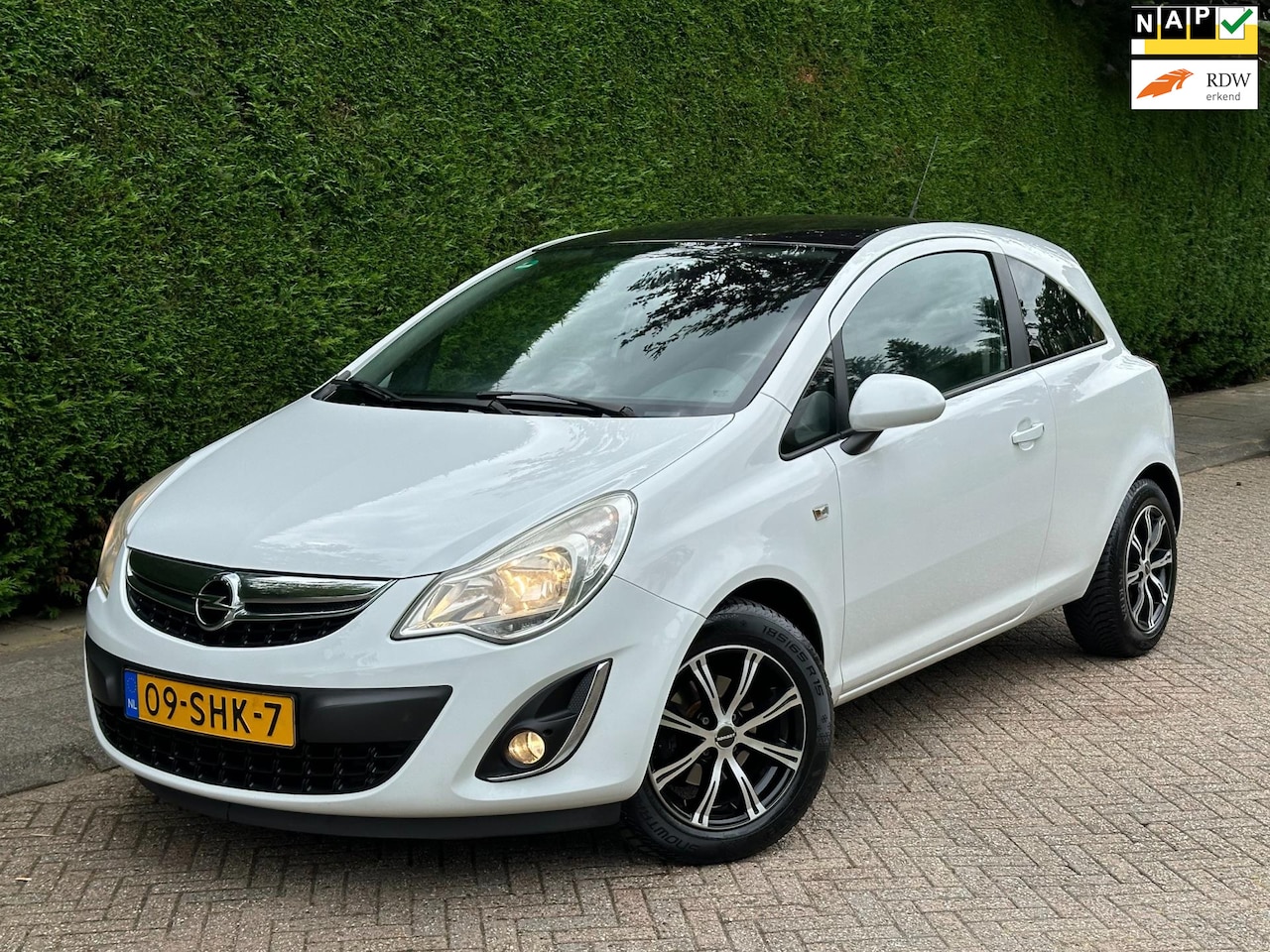 Opel Corsa - 1.2 EcoFlex Color Edition LPG G3/AIRCO/CRUISE/RIJDTGOED!/ - AutoWereld.nl