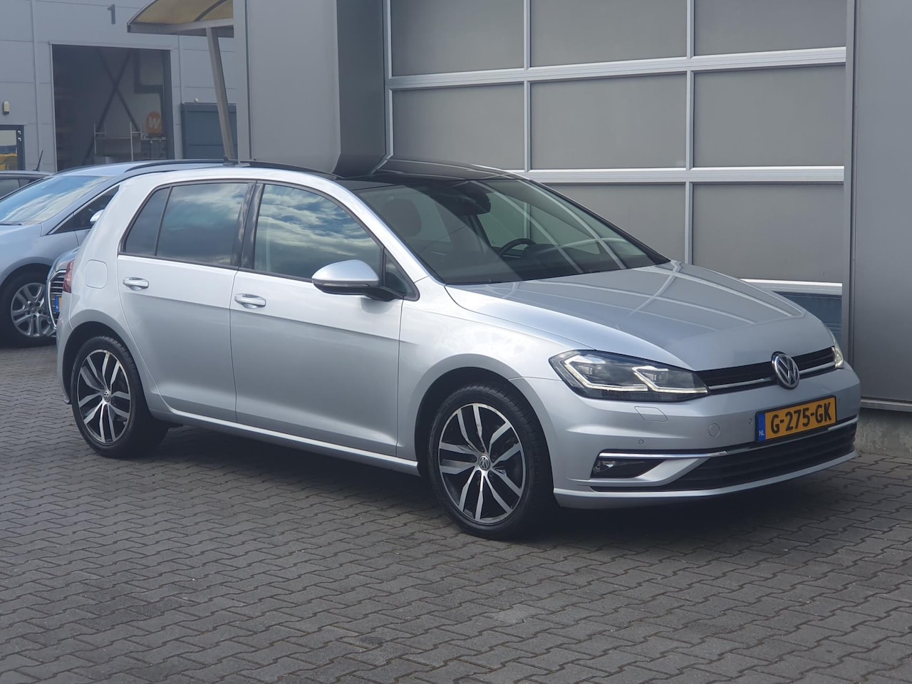 Volkswagen Golf - 2.0 TDI Highline Business R Navi/Stoelverw/Clima!! - AutoWereld.nl