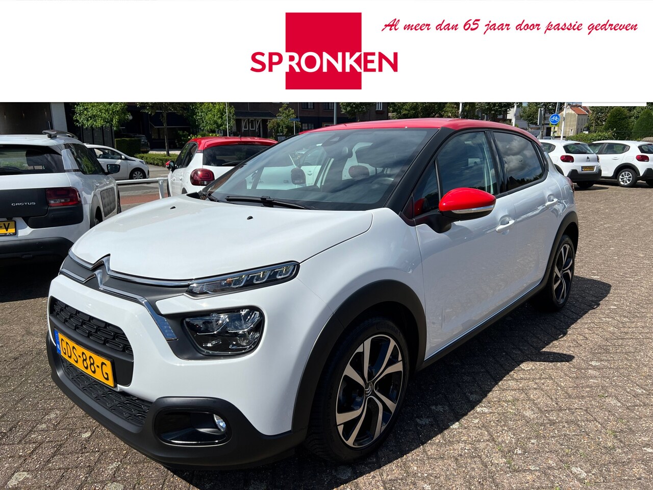 Citroën C3 - 1.2 PureTech Shine Navi-Camera-Cruise control- Climate control - AutoWereld.nl