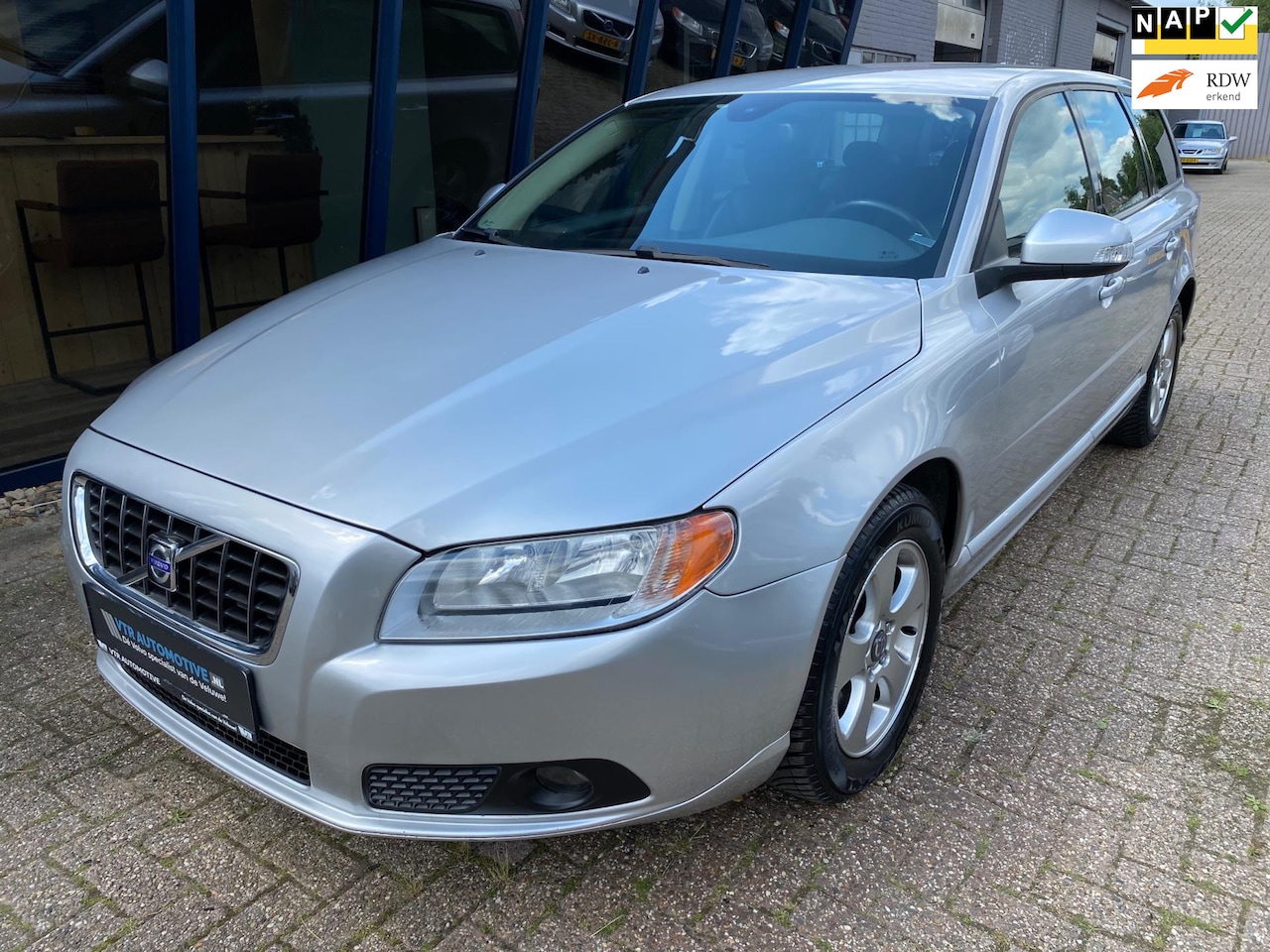 Volvo V70 - 2.4 D5 Momentum 185PK Automaat Youngtimer - AutoWereld.nl