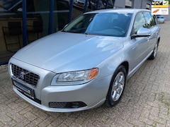 Volvo V70 - 2.4 D5 Momentum 185PK Automaat Youngtimer