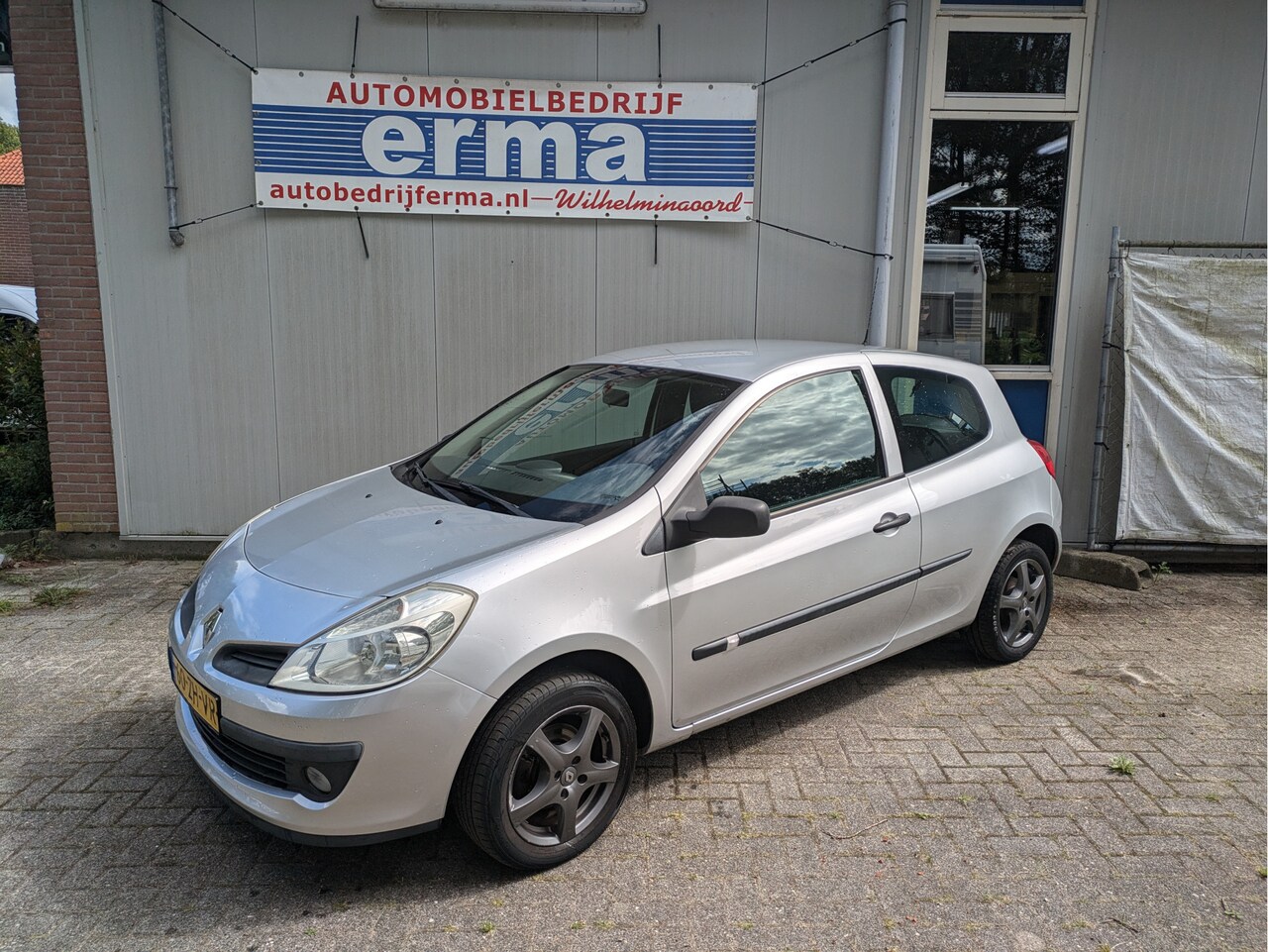 Renault Clio - 1.2-16V Special Line 1.2-16V Special Line - AutoWereld.nl