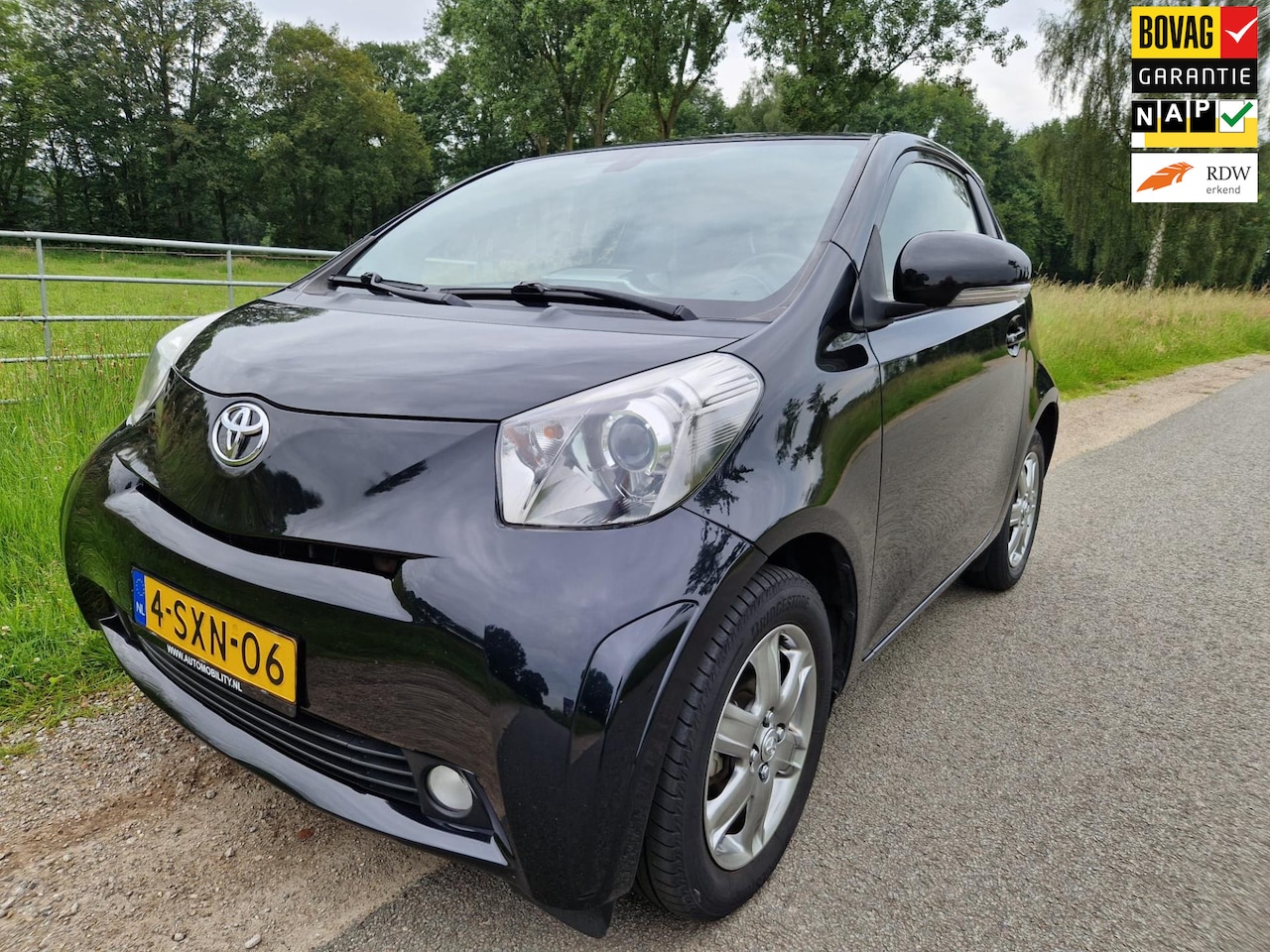 Toyota iQ - 1.0 VVTi Aspiration dealer onderhouden! Airco, navigatie - AutoWereld.nl