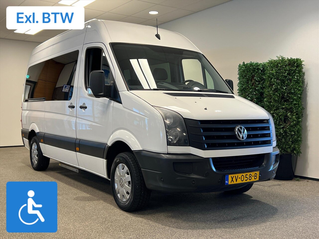 Volkswagen Crafter - L2H2 Groepsvervoer Rolstoelbus (airco) - AutoWereld.nl