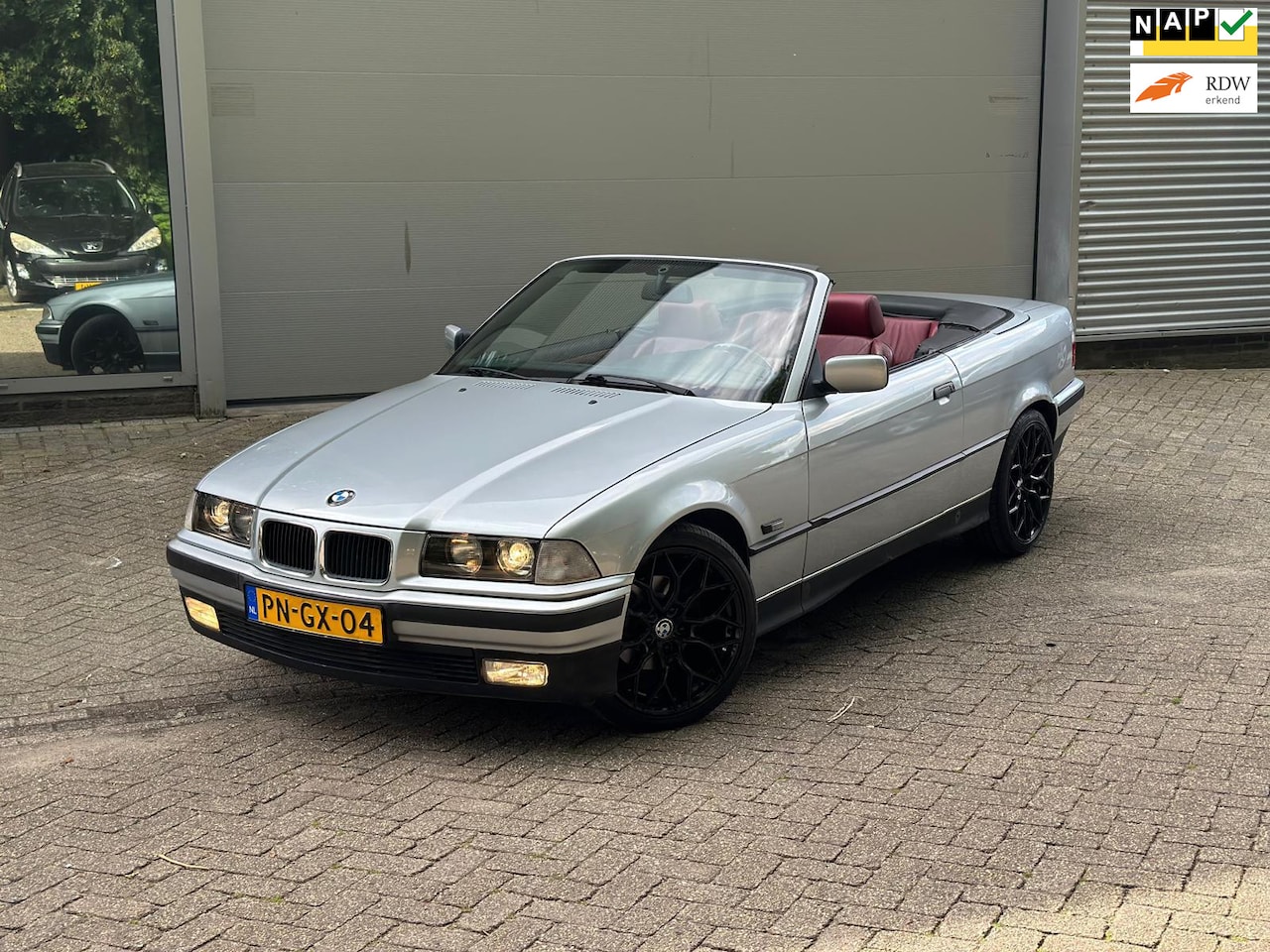 BMW 3-serie Cabrio - 318i Executive / AUTOMAAT / CABRIO / NAP - AutoWereld.nl