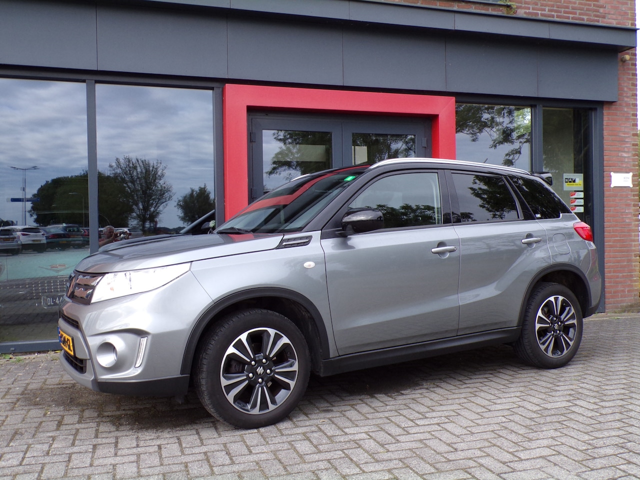 Suzuki Vitara - 1.6 Exclusive Allgrip Automaat Trekhaak - AutoWereld.nl