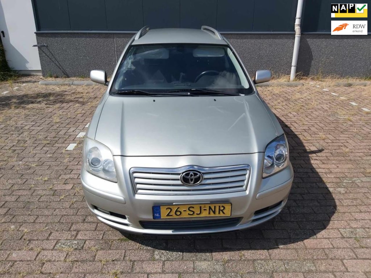 Toyota Avensis Wagon - 2.0 VVTi Linea Luna 2.0 VVTi Linea Luna - AutoWereld.nl