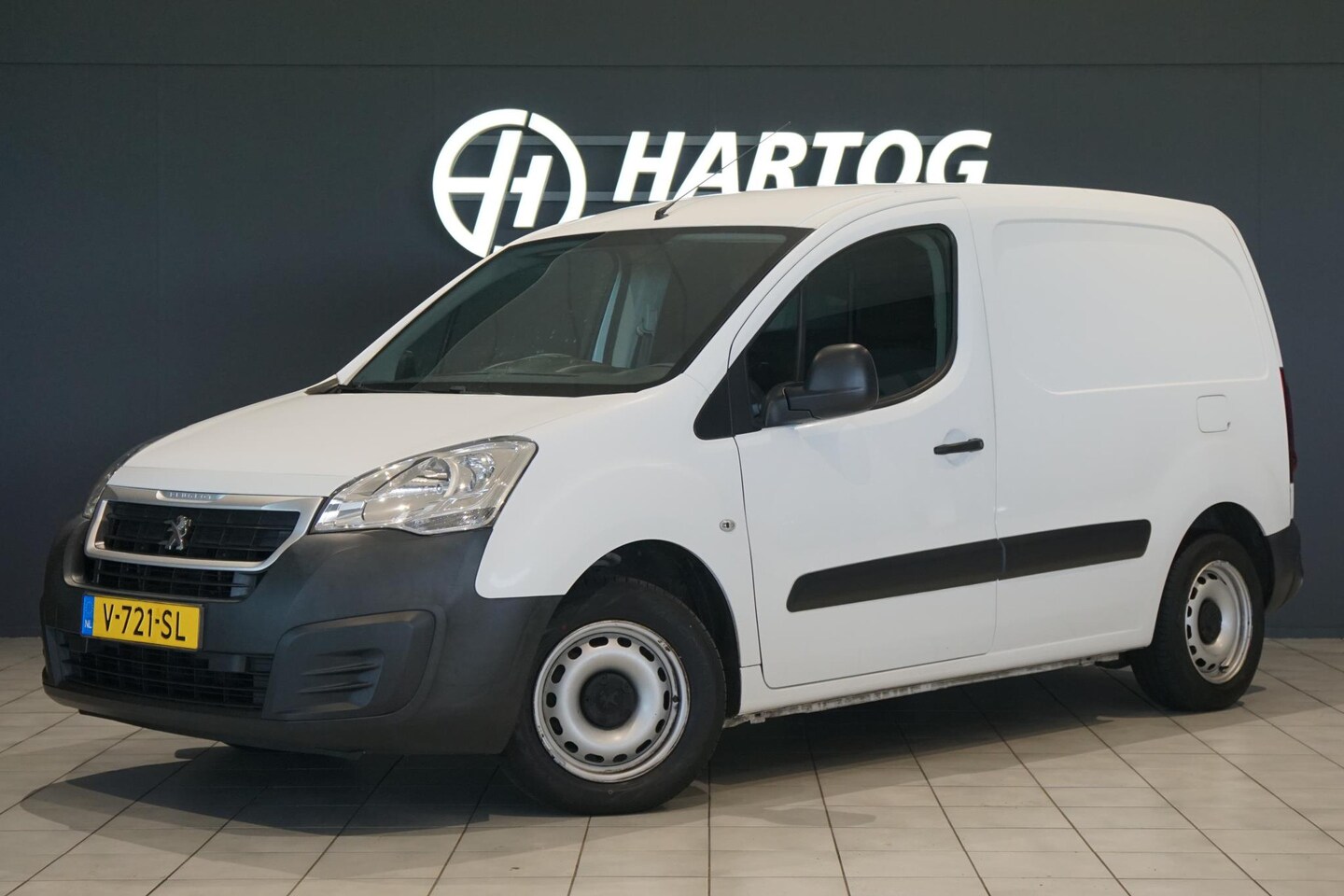 Peugeot Partner - 120 1.6 BlueHDi 75 L1 + TREKHAAK / AIRCO - AutoWereld.nl