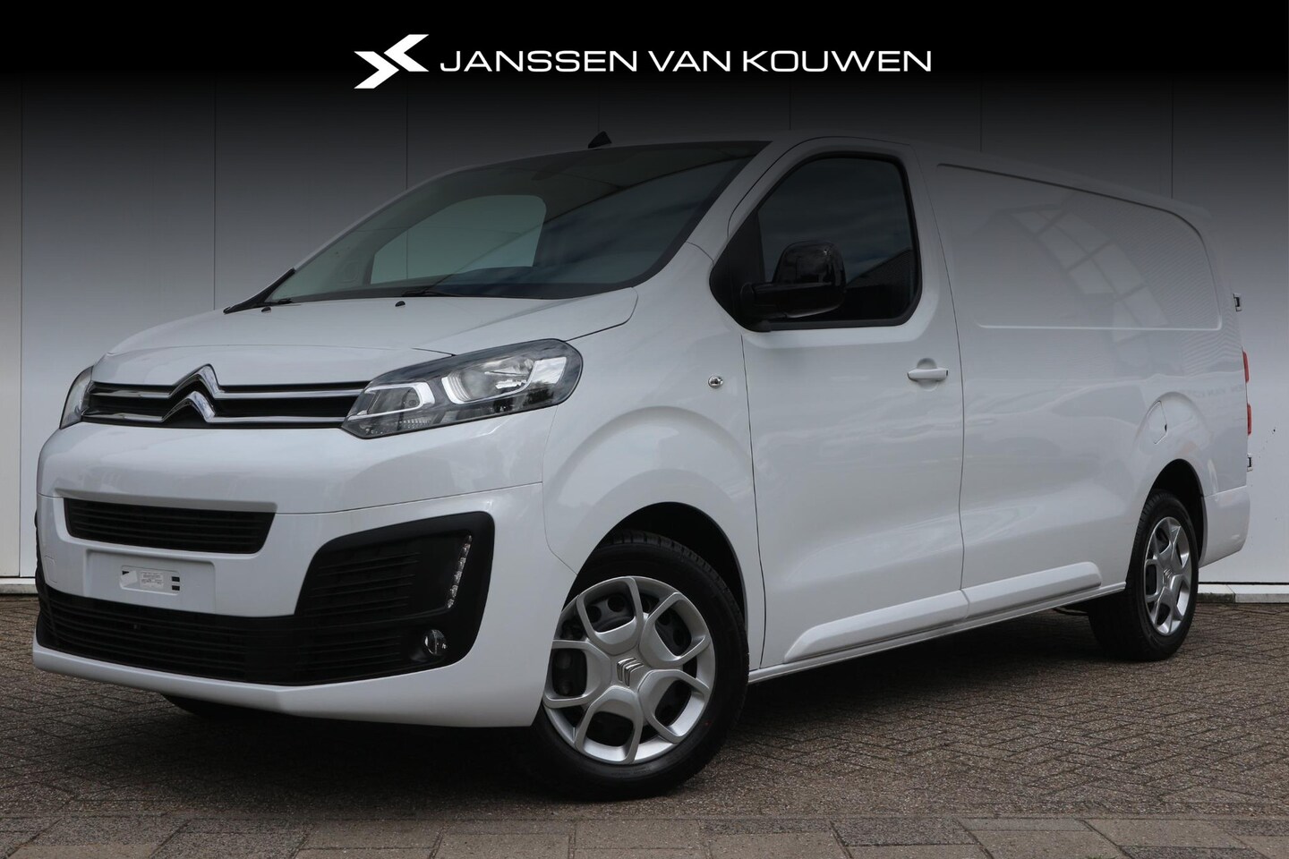 Citroën Jumpy - 2.0 BlueHDI 145 pk L3 Parkeer Camera / Trekhaak / Direct uit voorraad leverbaar! - AutoWereld.nl