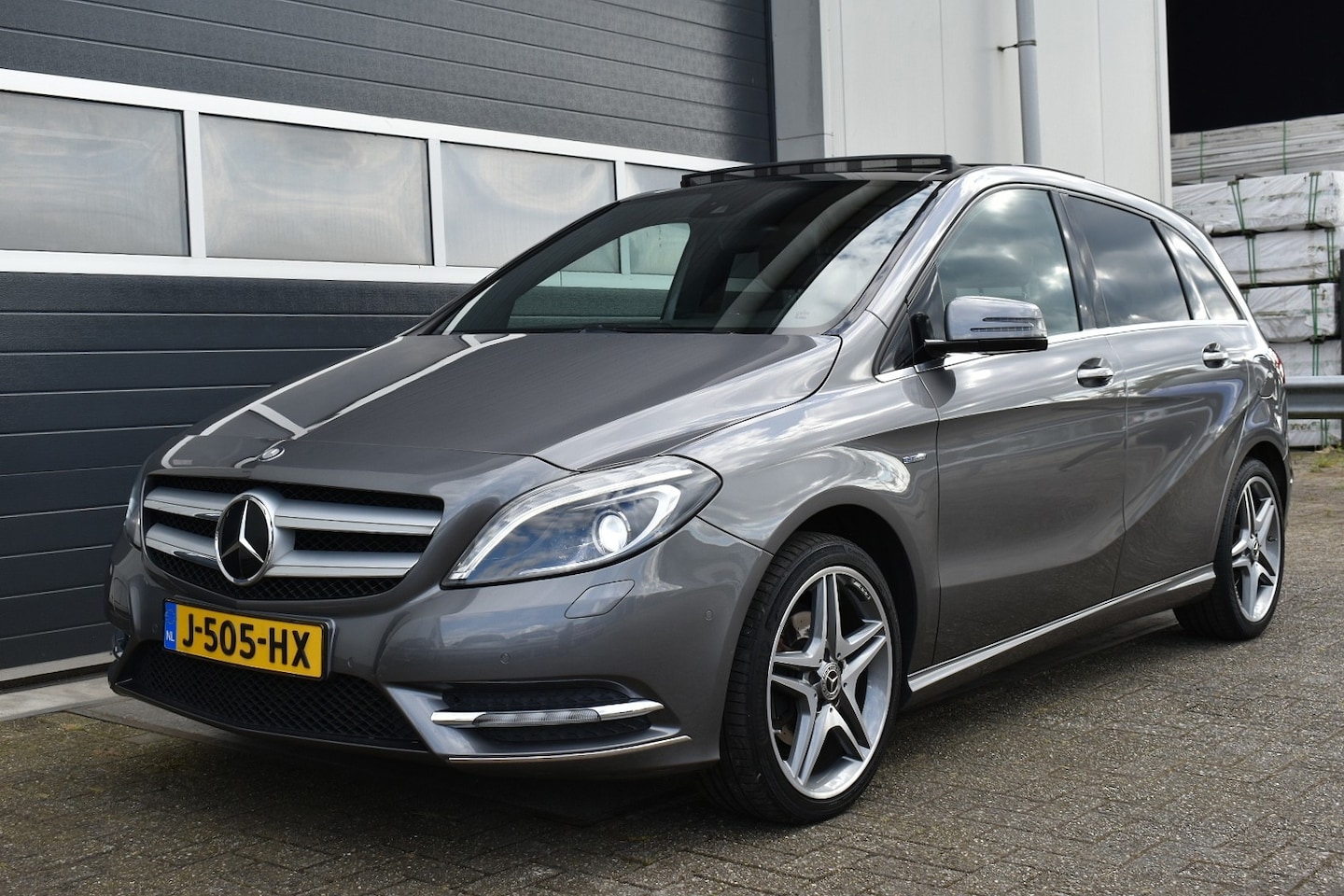 Mercedes-Benz B-klasse - 200 Ambition AMG - AutoWereld.nl