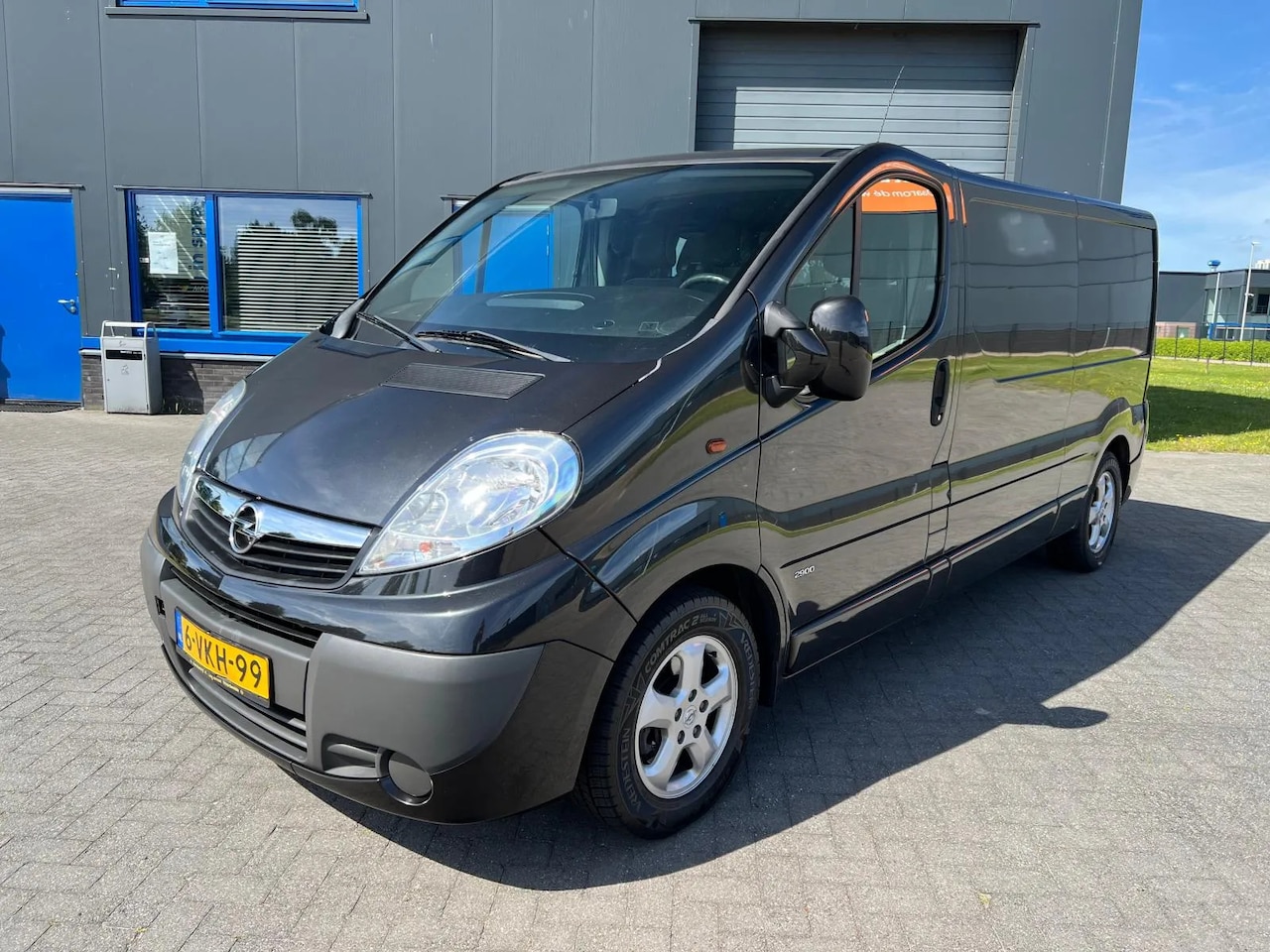 Opel Vivaro - 2.5CDTI L2H1 Automaat NAP!! - AutoWereld.nl