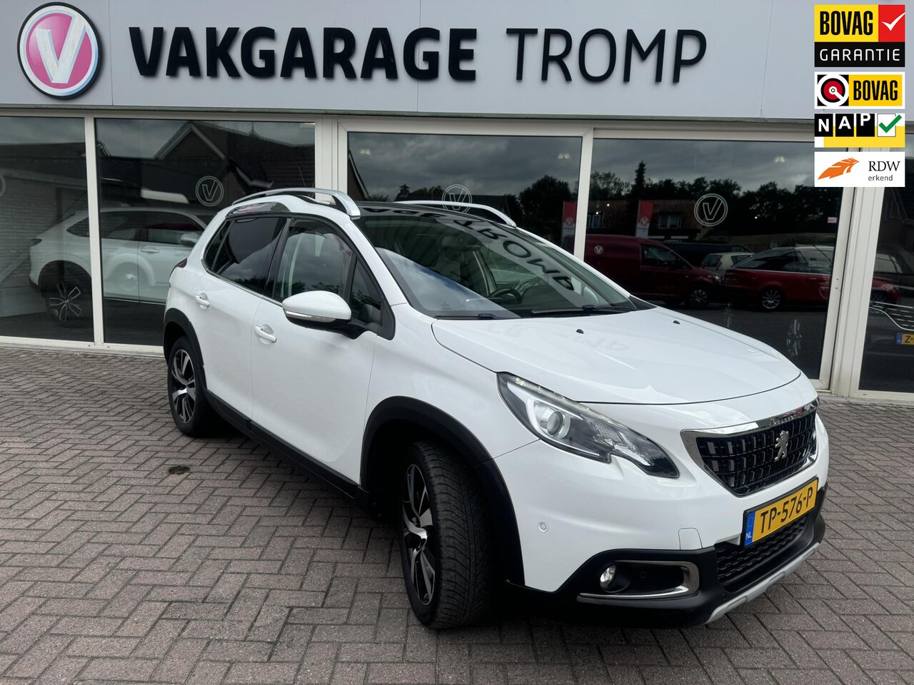 Peugeot 2008 - 1.2 PureTech Allure 1.2 PureTech Allure - AutoWereld.nl