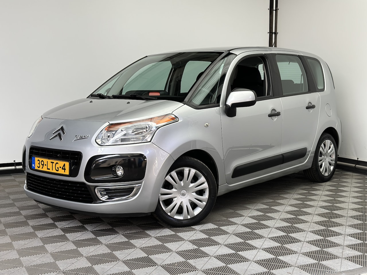 Citroën C3 Picasso - 1.4 VTi Aura Airco Cruise Trekhaak NL Auto - AutoWereld.nl