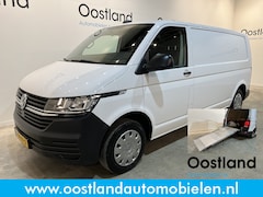 Volkswagen Transporter - 2.0 TDI L2H1 / Euro 6 / Oprijplaat / Airco / Camera / Cruise Control / Trekhaak / Carplay