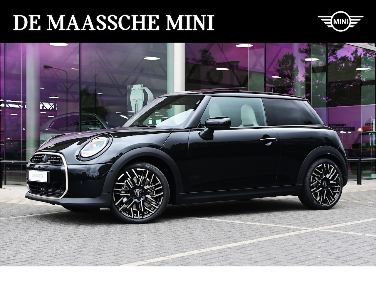 MINI Cooper - Hatchback C Favoured Automaat / Panoramadak / JCW Sportstoelen / Parking Assistant Plus / - AutoWereld.nl