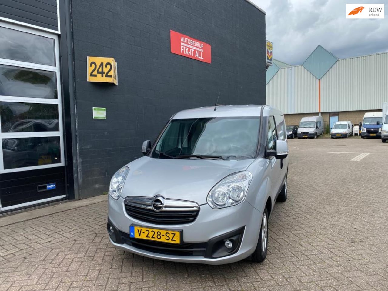 Opel Combo - 1.3 CDTi L1H1 Sport 1.3 CDTi L1H1 Sport - AutoWereld.nl