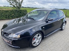 Alfa Romeo 147 - 3.2 V6 GTA Roestvrij en origineel Nederlandse auto