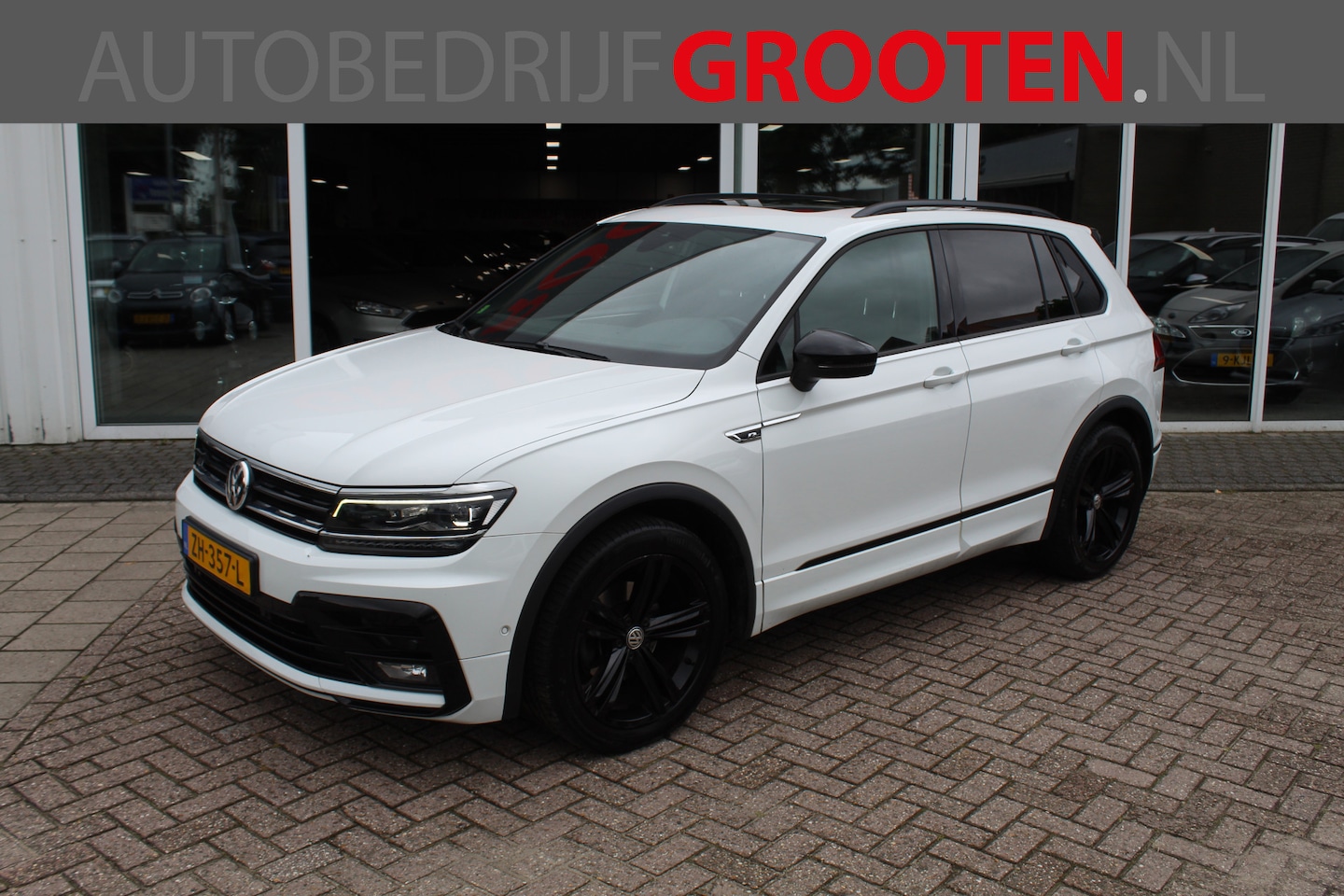 Volkswagen Tiguan - 1.5 TSI ACT Highline Business R PANORAMA - AutoWereld.nl