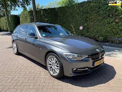 BMW 3-serie Touring - 328i High Executive PANO/SPORT/HEAD UP/NAVI PRO