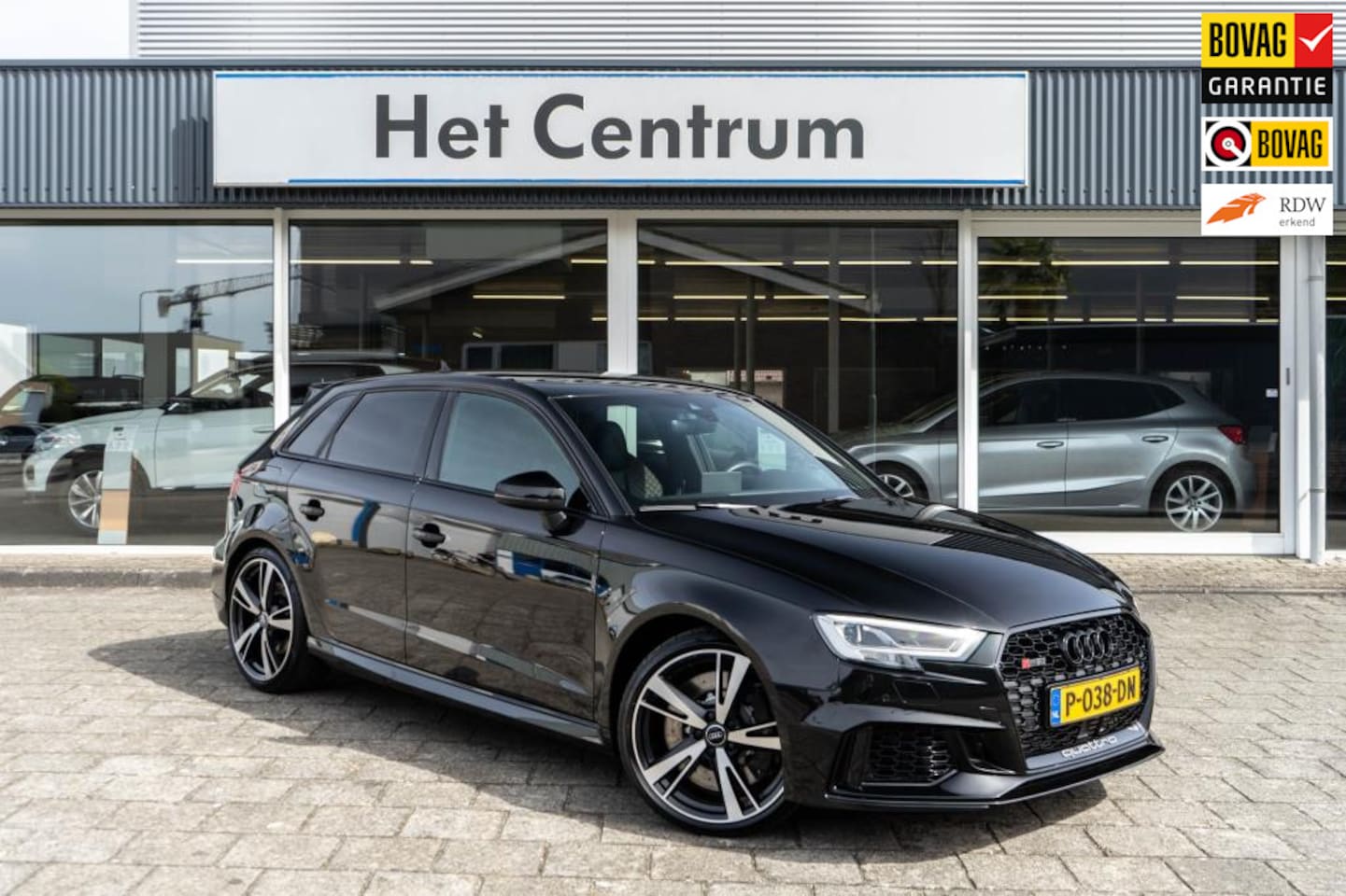 Audi RS3 - Sportback 2.5 TFSI quattro - RS stoelen - B&O - CarPlay - 400PS - AutoWereld.nl