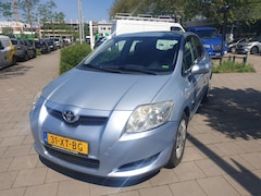 Toyota Auris - 1.6-16V Sol Business