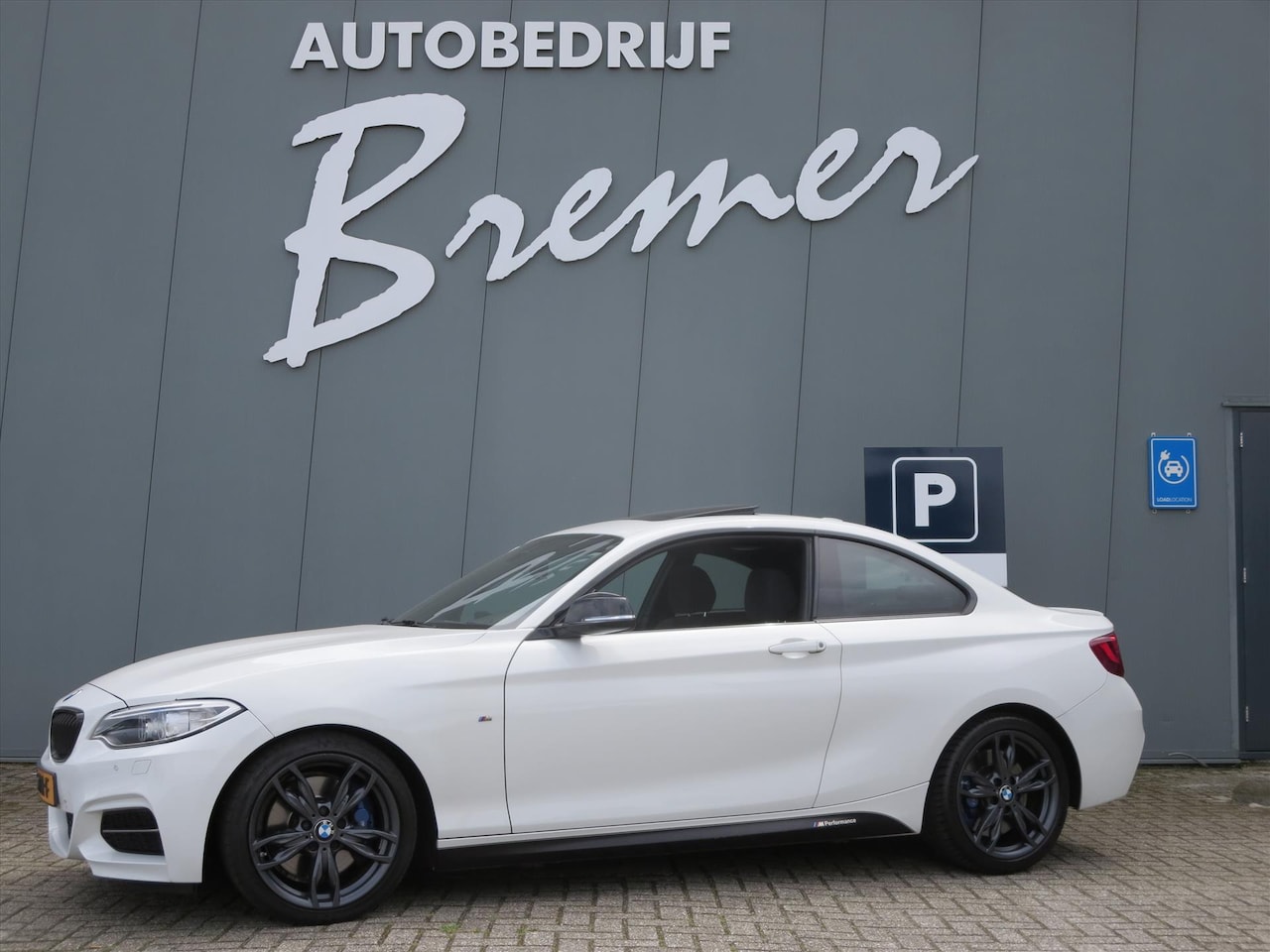 BMW 2-serie Coupé - M235i 326pk HANDGESCHAKELD - AutoWereld.nl